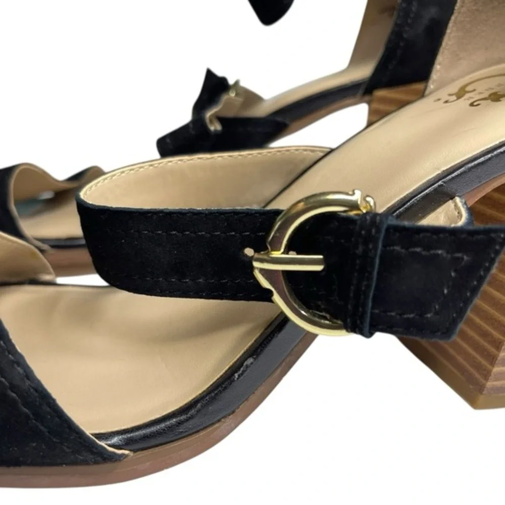 Wonder 9M Black Maya Block Heel Sandal Multi Strap Buckle‎ Gold Hardware Classic